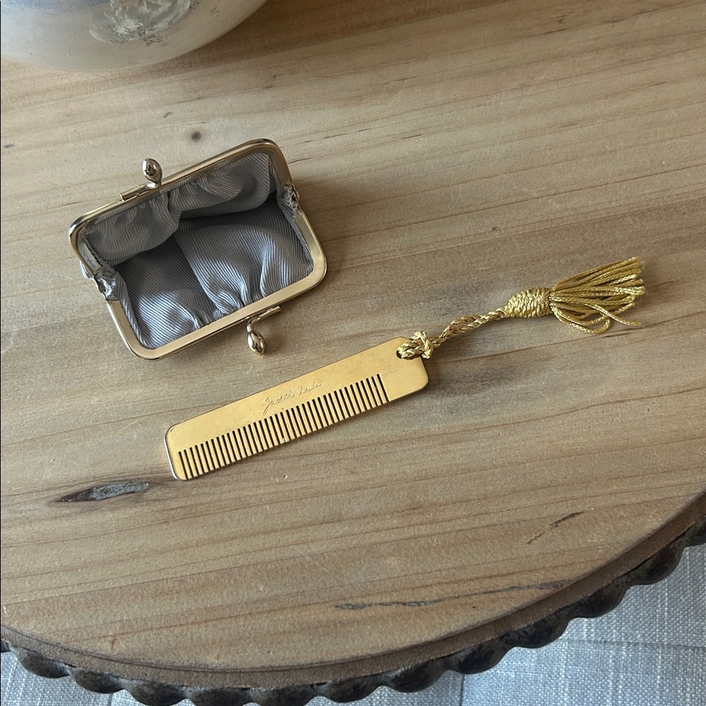 Judith Leiber Vintage Gold-Toned Purse Accessories Grey Tassel